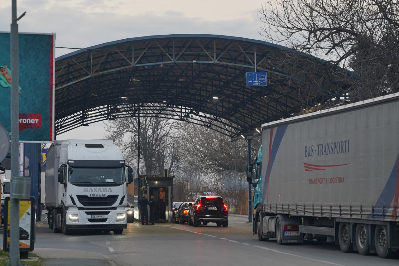 Ograničenje boravka za bh. vozače u EU ostaje na snazi, prijevozničkim firmama prijeti kolaps i novi egzodus profesionalnih vozača - najavljuju blokade cesta